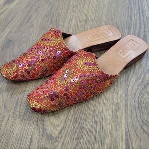 MYSTIQUE BOUTIQUE | Pointed Toe Embellished Mules in Red